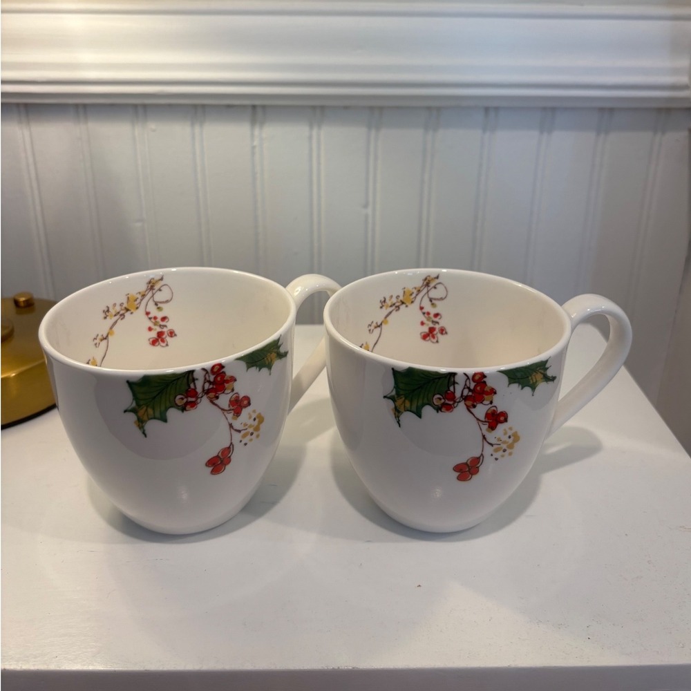 Lenox Winter Song Coffee Mugs Holly Berry Christmas Bone China White Set of 2